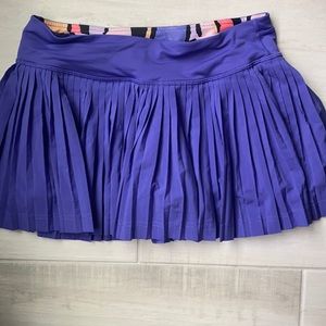Lululemon size 6 tennis skirt with attached shorts